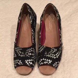 Toms Black&Silver Canvas Peeptoe Heel Wedges Sz 8.